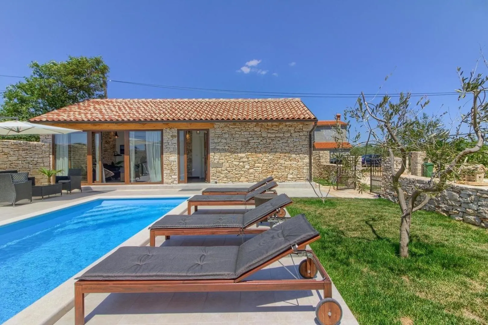 Ferienhaus Mit Privatpool Fuer 4 Personen Ca 60 Qm In Sisan, Istrien Suedkueste Von Istrien Croatia