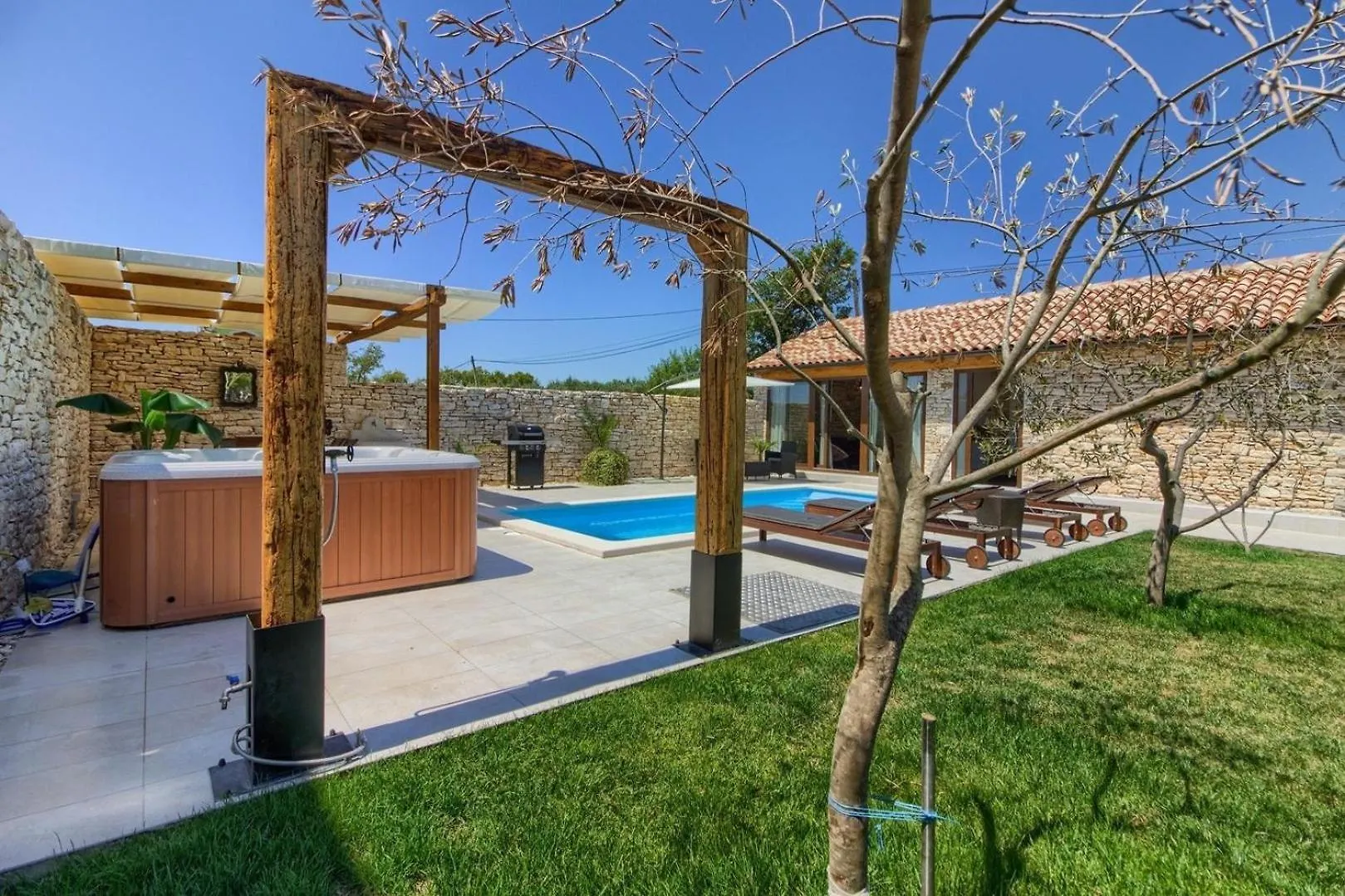 Ferienhaus Mit Privatpool Fuer 4 Personen Ca 60 Qm In Sisan, Istrien Suedkueste Von Istrien Sisan